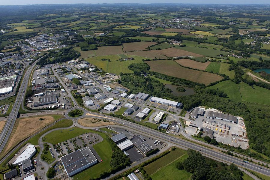 Vue aérienne de la ZAE du Launay à Saint-Martin-des-Champs